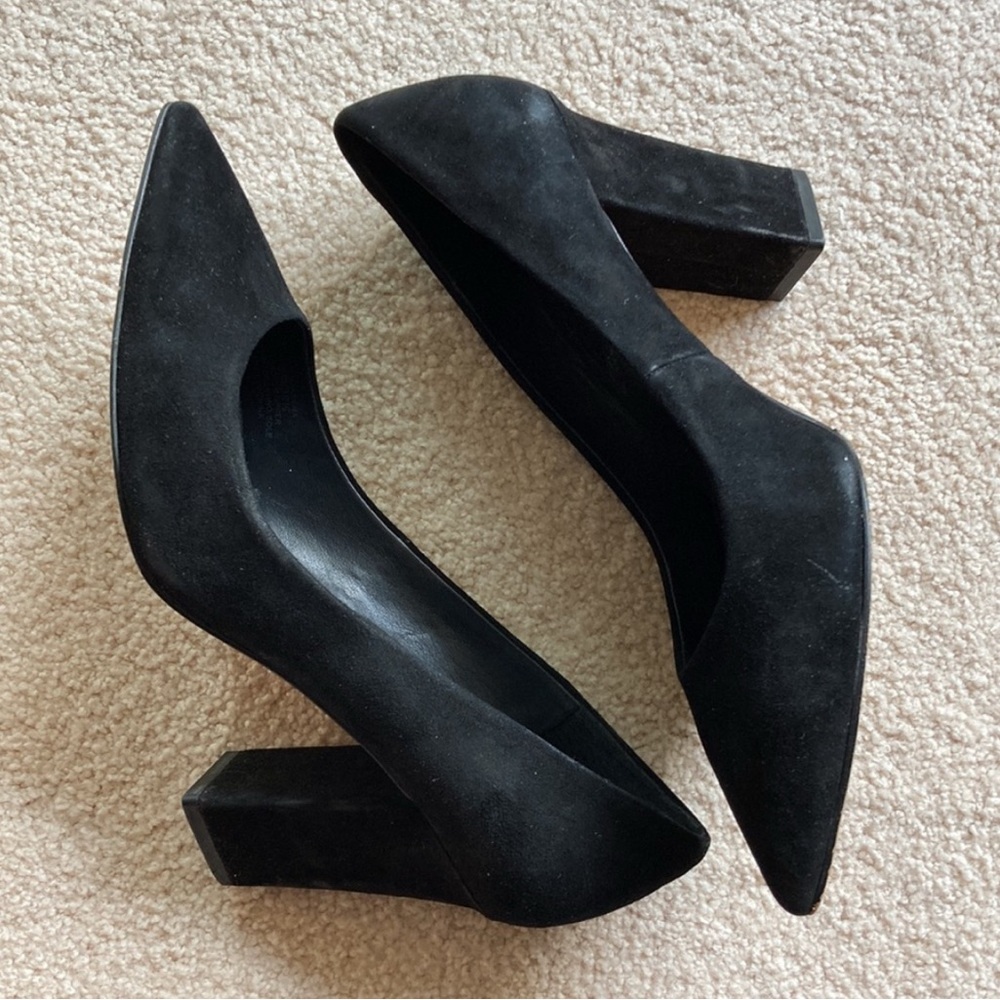 Vince Camuto Black Suede Pumps Size 8 Block Heel - Picture 2 of 5
